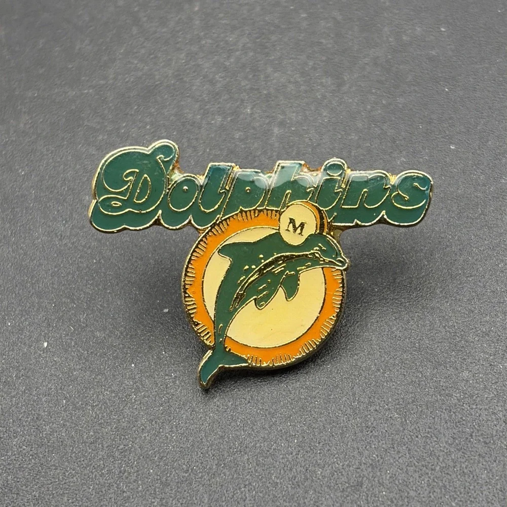 Vintage‎ 1984 NFL Football Miami Dolphins Logo Mascot Lapel Hat Pin